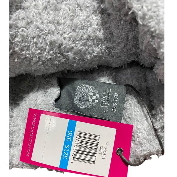 NWT Vince Camuto Beanie and Mitten Set - Picture 3 of 3